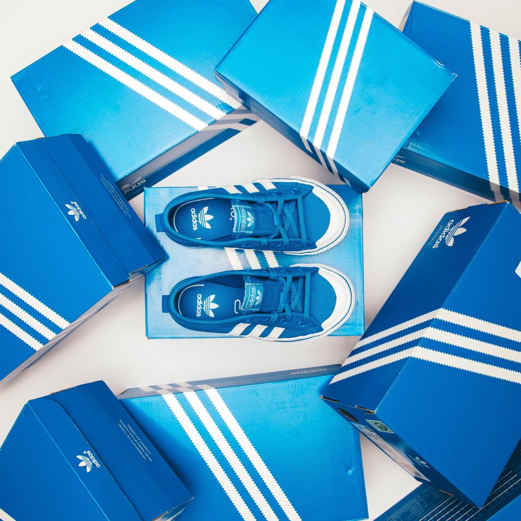 Lightweight mid-cut boxing shoes for speed and footwork